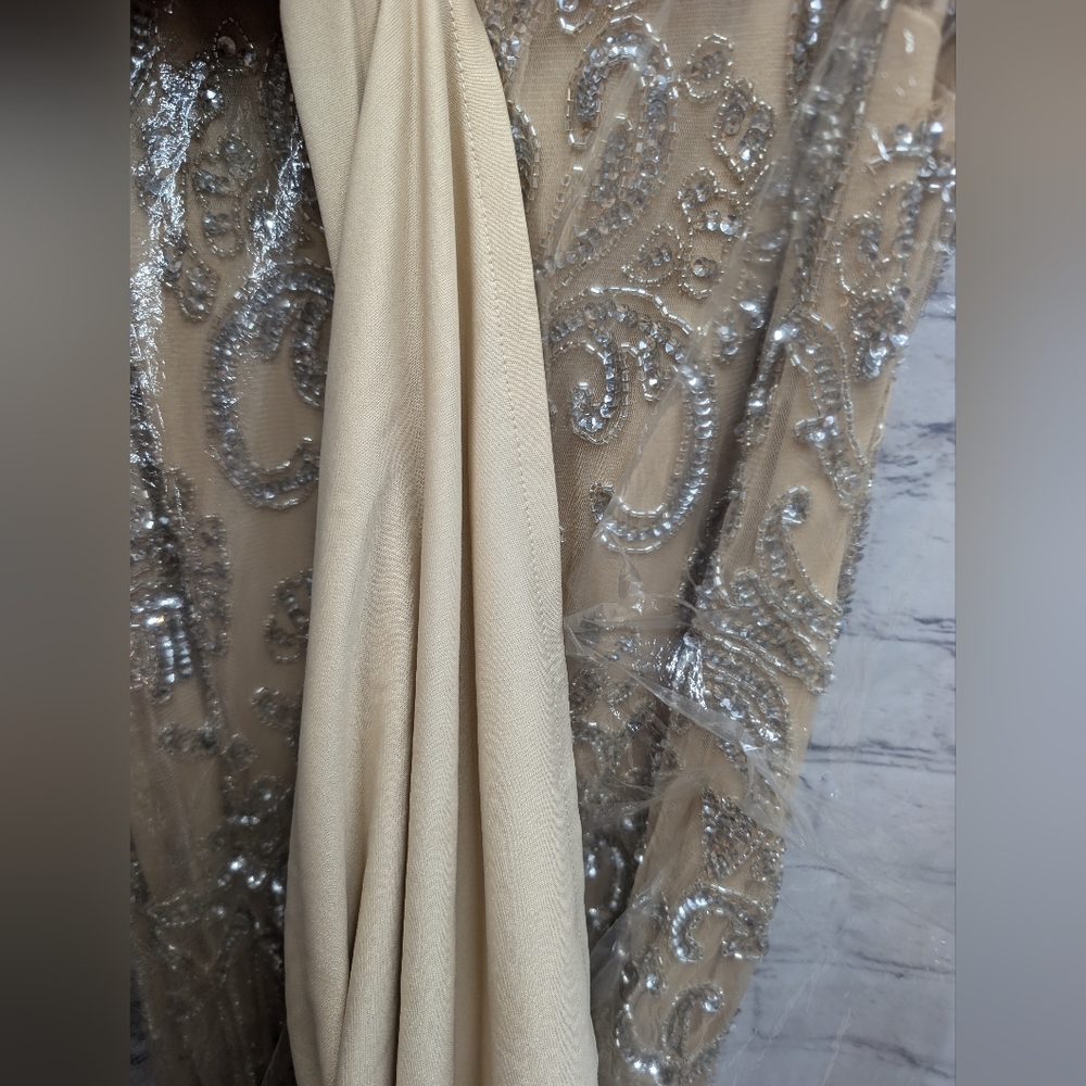 Elegant Cream Sleeveless Dress - Picture 11 of 11